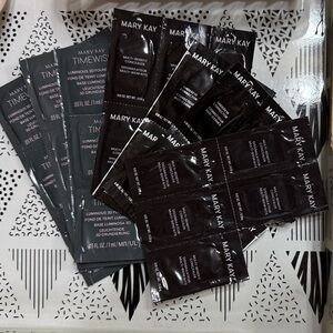 Mary Kay Foundation, Concealer & Under Eye Corrector Samples